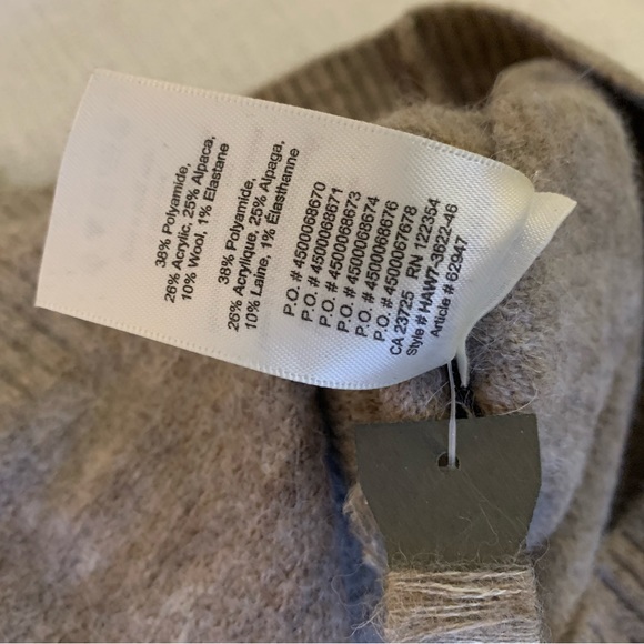 Aritzia Wilfred Free Faretta Off-Shoulder Sweater - Picture 8 of 8